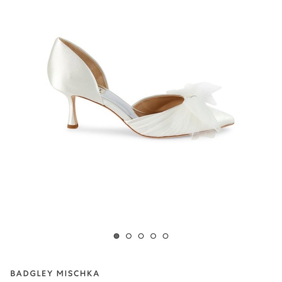 Badgley Mischka Shoes - Badgley Mischka festive pump in women’s size 11